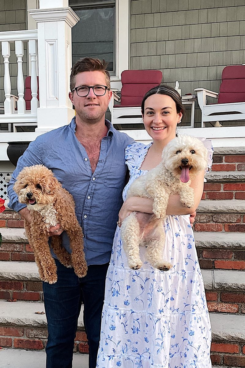 couple holding dogs couple holding dogs | DIARY No.58