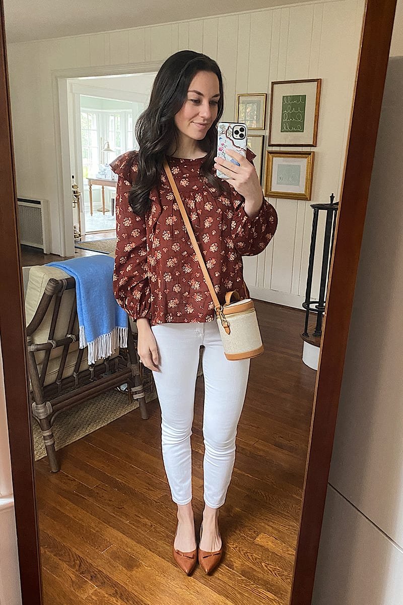 Fall blouse with white jeans - preppy fall outfit